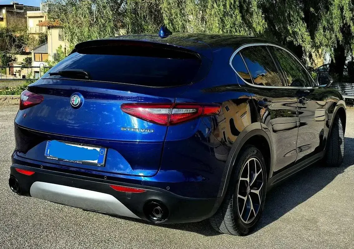 Usata Alfa Romeo Stelvio Executive 209 CV (153 kW) 2018 Blu/azzurro SUV