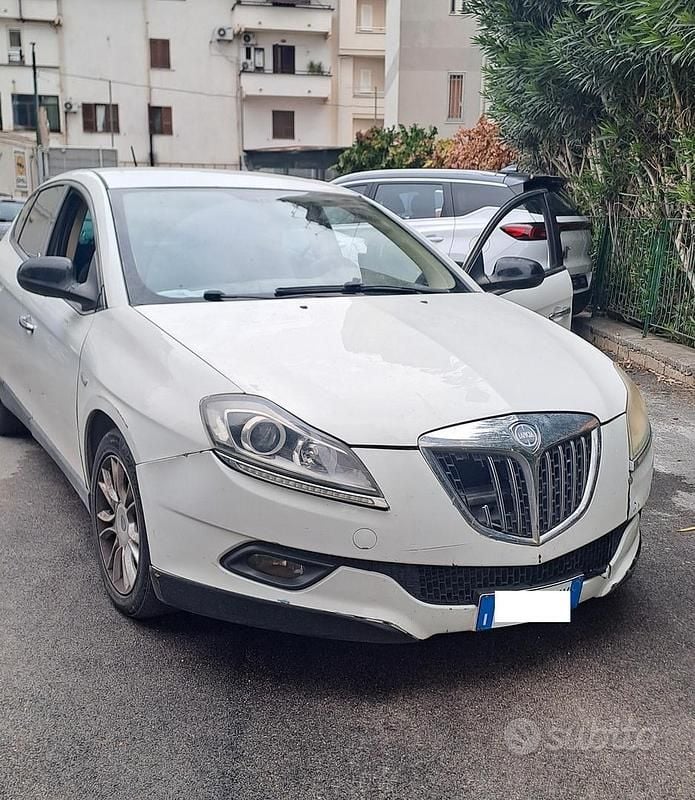 Bianco Usata 2011 Lancia Delta Utilitaria | 1990 € (Super prezzo) - Immagine 1/4