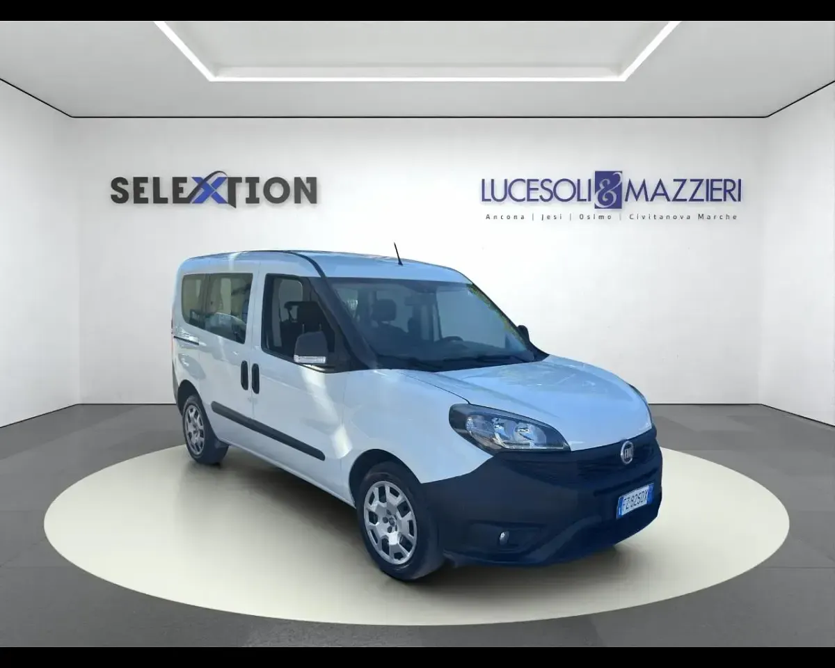 Usata Fiat Doblò Easy 95 CV (69 kW) 2019 Bianco Monovolume