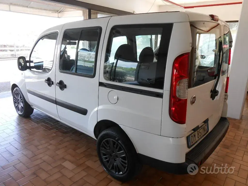 Usata Fiat Doblò 77 CV (56 kW) 2008 Bianco Monovolume