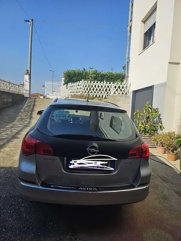 Usata Opel Astra Cosmo 110 CV (80 kW) 2013 Station wagon
