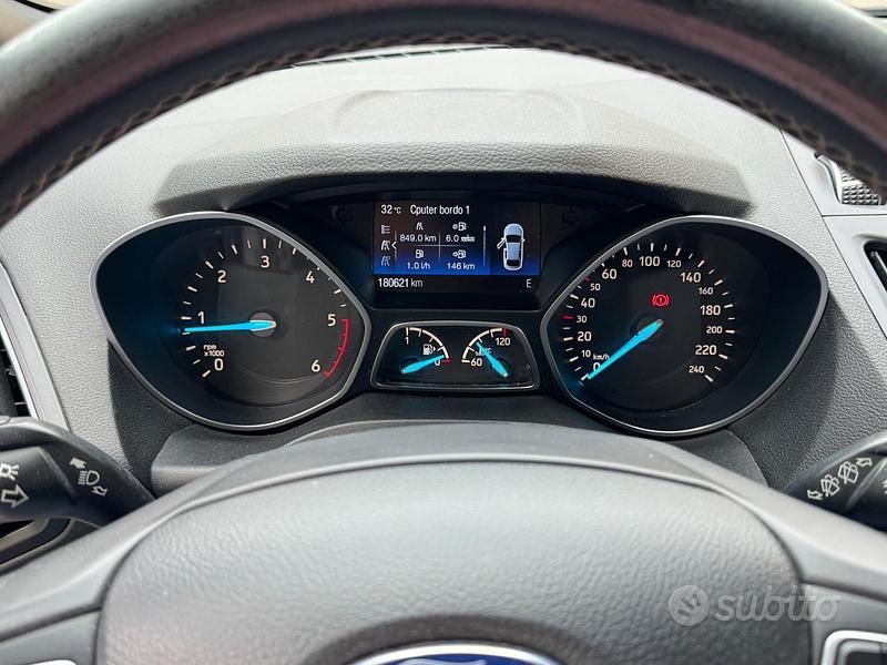 Usata Ford Kuga ST-Line 120 CV (88 kW) 2017 Grigio SUV