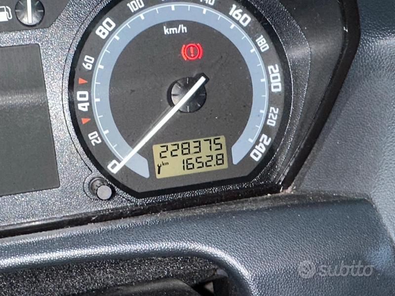 Usata Skoda Fabia 101 CV (74 kW) 2007 Grigio Berlina