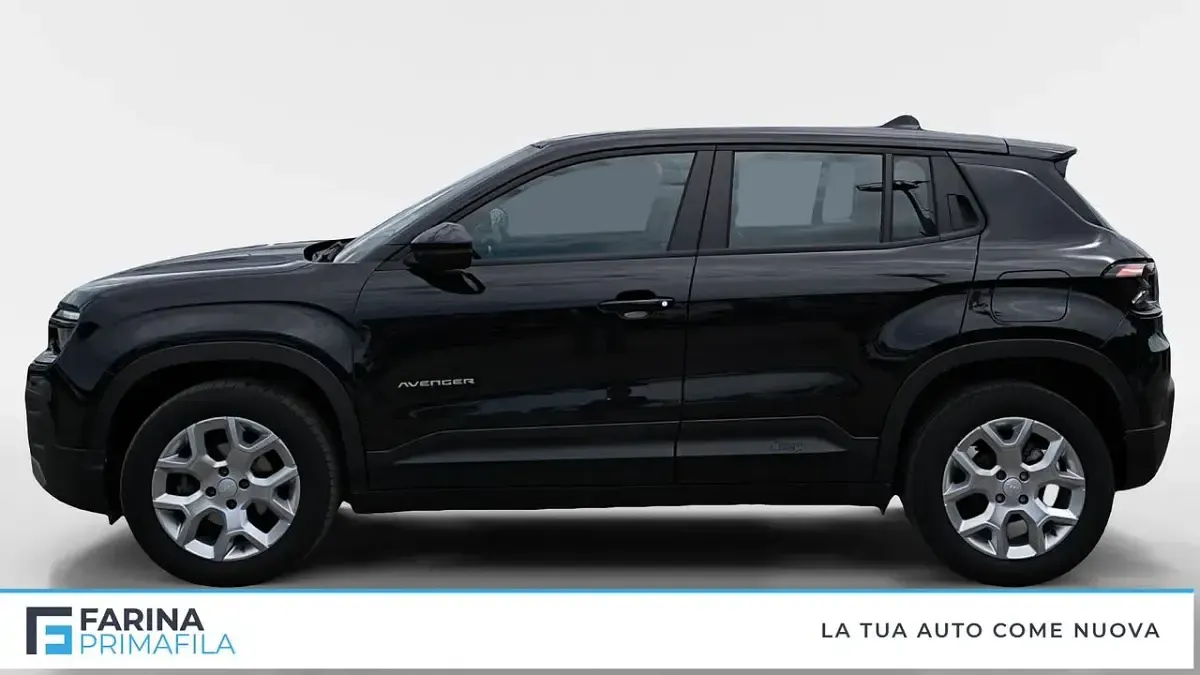 Usado Jeep Avenger Altitude 101 HP (74 kW) 2023 Preto SUV