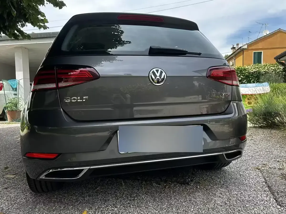 Usata VW Golf VII Highline 116 CV (85 kW) 2017 Berlina