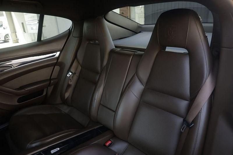 Usata Porsche Panamera 300 CV (220 kW) 2015 Argento Utilitaria