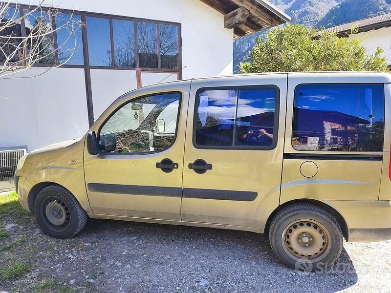 Usata Fiat Doblò 120 CV (88 kW) 2007 Monovolume
