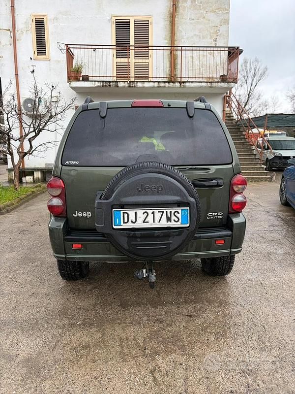 Usata Jeep Cherokee 163 CV (119 kW) 2007 Verde SUV