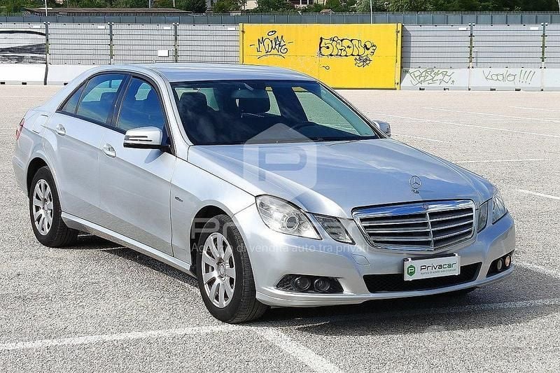 Usata Mercedes E220 Avantgarde 170 CV (125 kW) 2009 Grigio Berlina