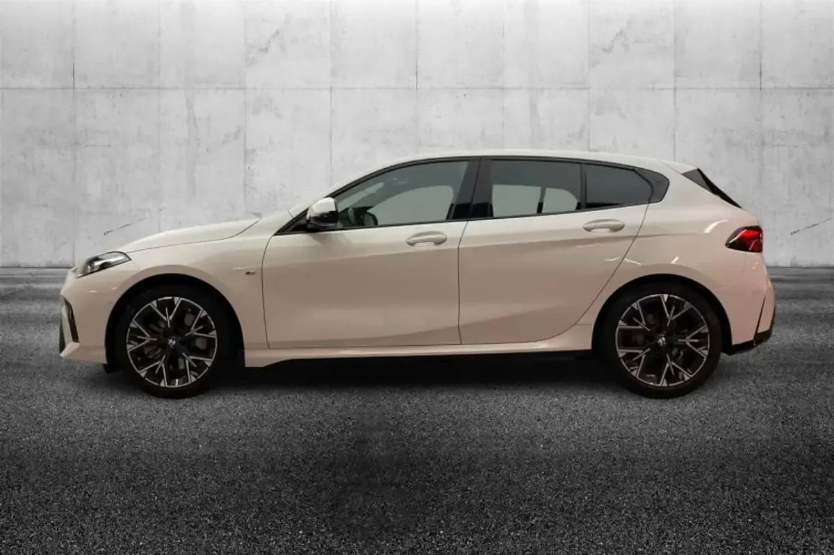 Usata BMW 123 M Sport 204 CV (150 kW) 2024 Bianco Utilitaria