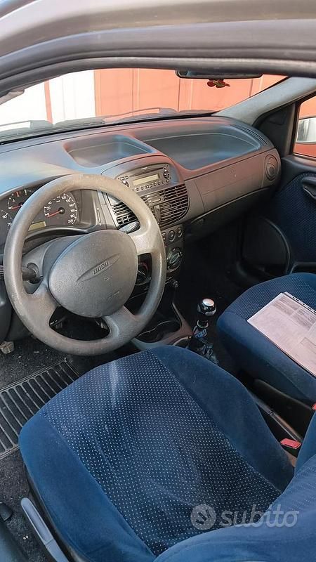 Usata Fiat Punto 80 CV (58 kW) 2002 Grigio Utilitaria