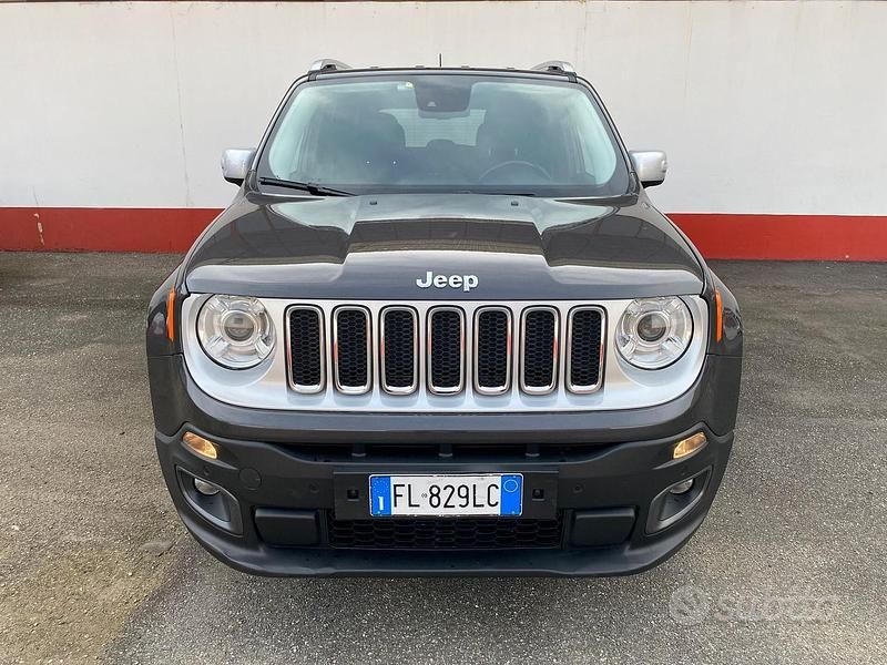 Usata Jeep Renegade Limited 140 CV (102 kW) 2017 Grigio SUV