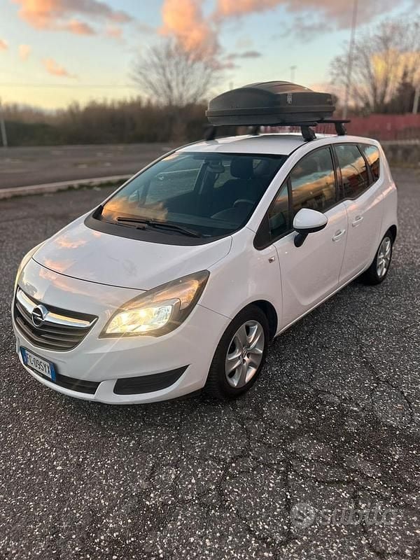 Usata Opel Meriva 2017 Bianco Monovolume