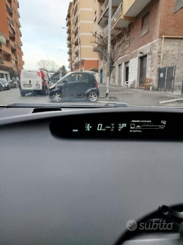 Usata Toyota Prius 99 CV (72 kW) 2015 Bianco Utilitaria