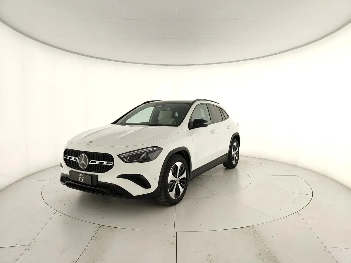 Usata Mercedes GLA200 150 CV (110 kW) 2026 SUV