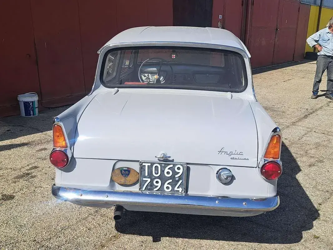 Usata Ford Anglia 39 CV (28 kW) 1965 Grigio Coupé
