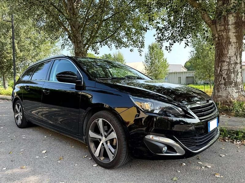 Usata Peugeot 308 Allure 116 CV (85 kW) 2015 Nero Station wagon