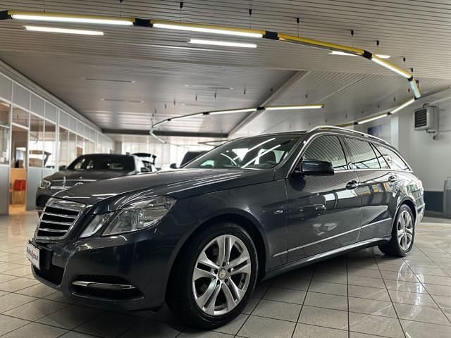 Käytetty Mercedes E200 Avantgarde 184 HP (135 kW) 2011 Harmaa Farmari