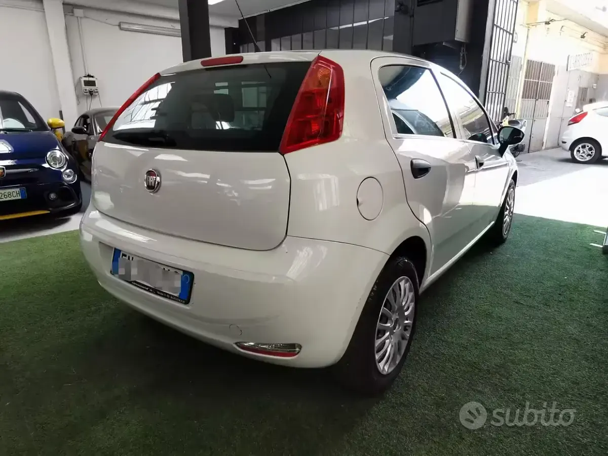 Usata Fiat Punto Street 69 CV (50 kW) 2018 Bianco Utilitaria