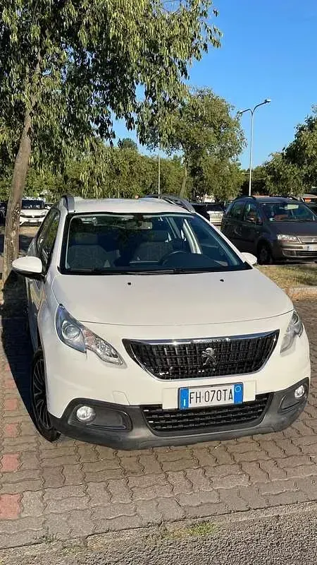 Usata Peugeot 2008 Allure 82 CV (60 kW) 2017 SUV