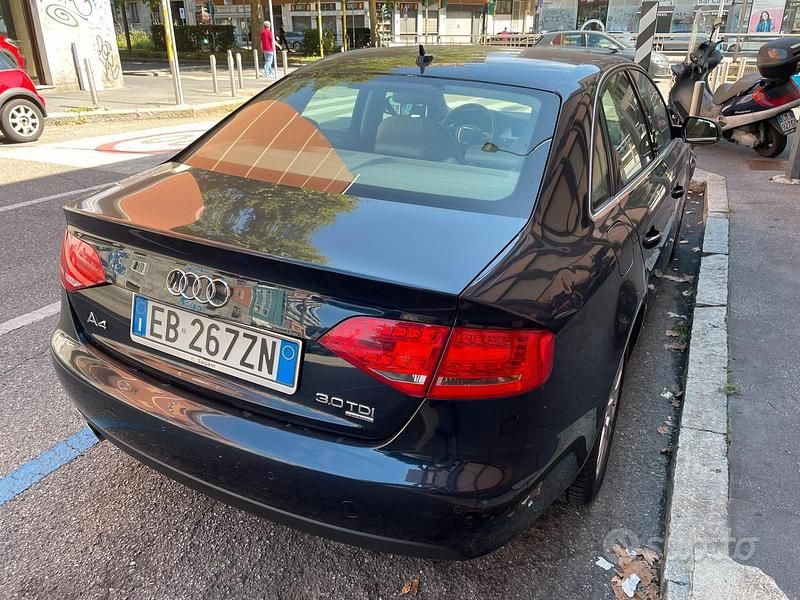 Usata Audi A4 Advanced 239 CV (175 kW) 2010 Blu Berlina