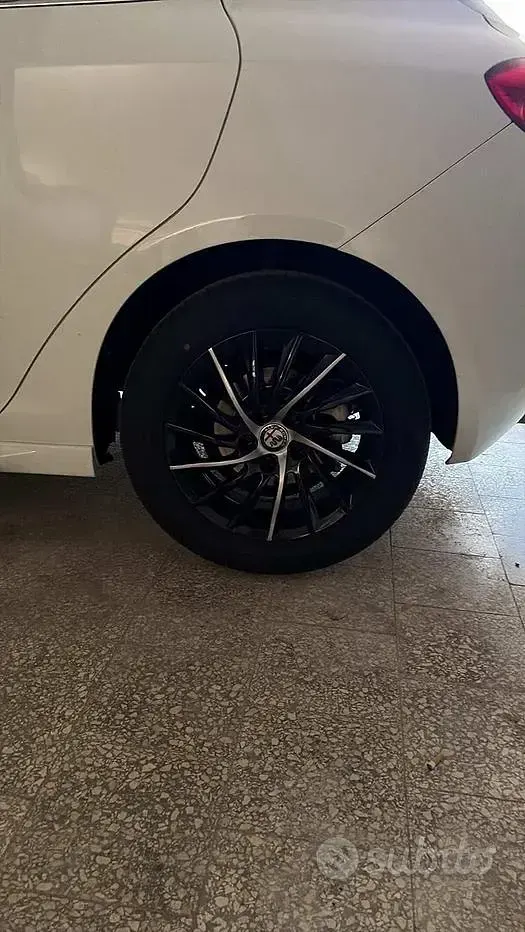 Usata Alfa Romeo Giulietta 109 CV (80 kW) 2013 Bianco Utilitaria