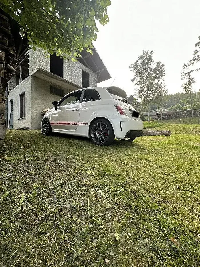 Usata Abarth 500 135 CV (99 kW) 2011 Bianco Utilitaria
