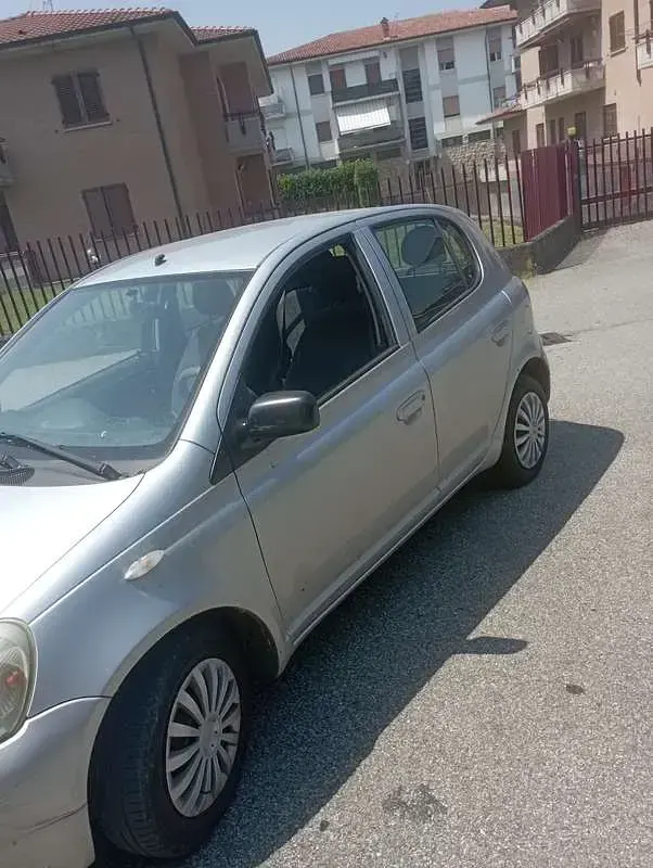 Usata Toyota Yaris Sol 68 CV (50 kW) 2003 Berlina