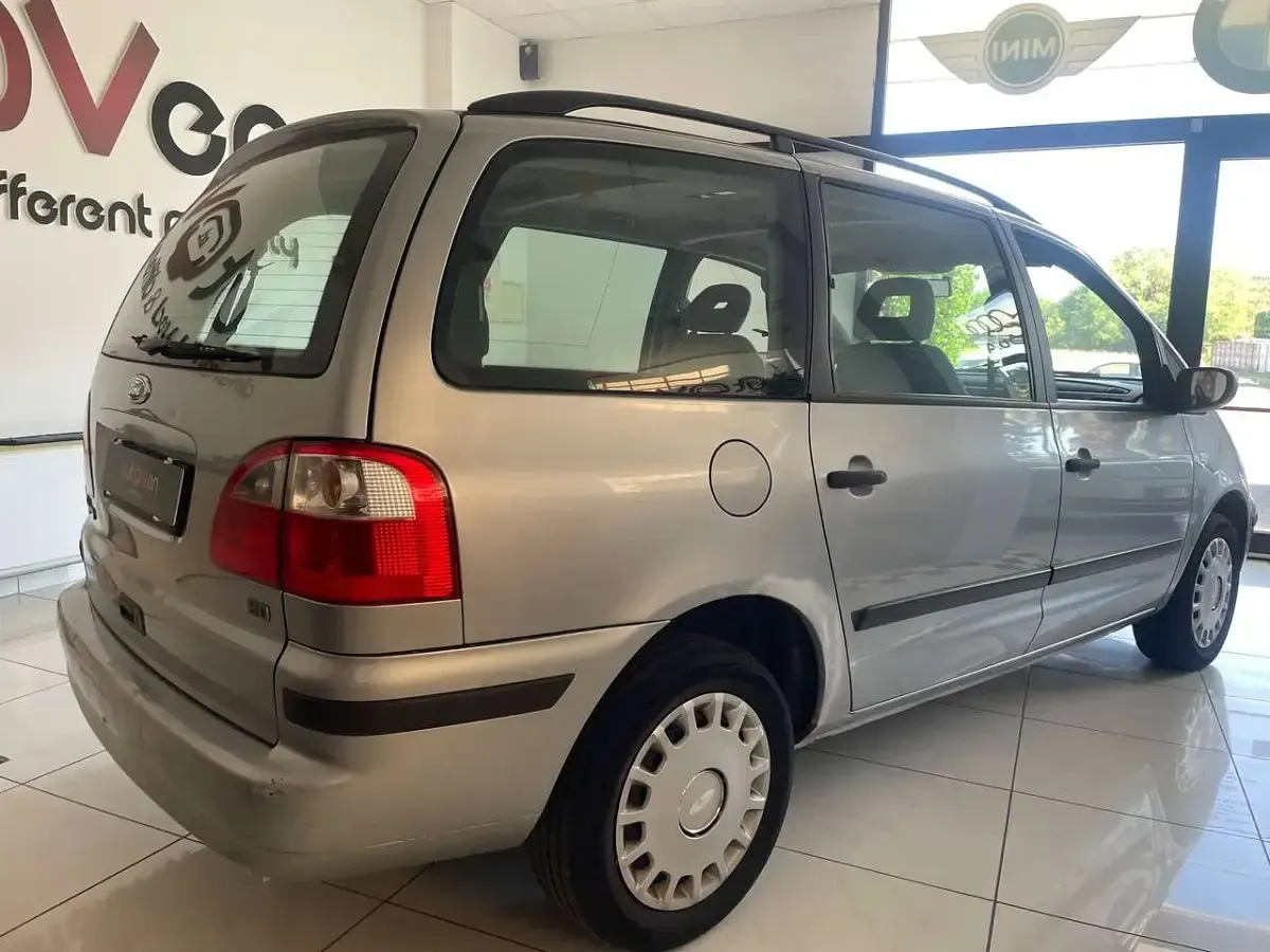 Usata Ford Galaxy 131 CV (96 kW) 2006 Argento Monovolume