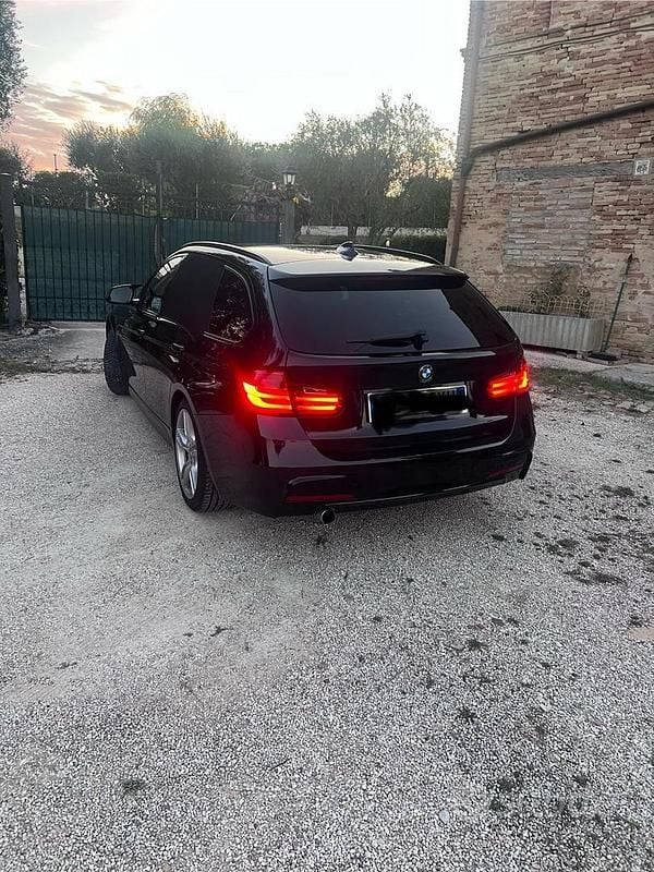 Nero Usata 2015 BMW 318 M Sport Tre volumi | 11.900 € (Buon prezzo) - Immagine 1/4