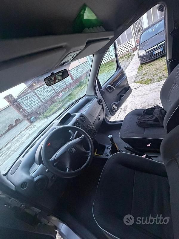 Usata Peugeot Partner 2002 Grigio Monovolume