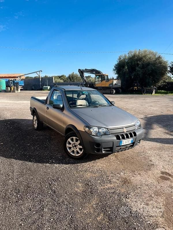 Usata 2004 Fiat Strada Pick-up | 3900 € - Immagine 1/4