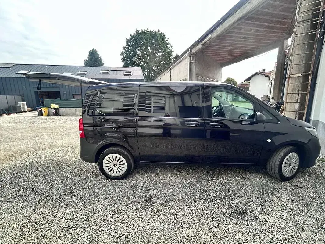 Usata Mercedes Vito 136 CV (100 kW) 2023 Nero Furgone