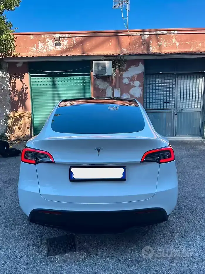 Usata Tesla Model Y RWD 219 kW (299 CV) 2024 Bianco SUV