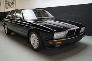 Usata Jaguar XJ12 311 CV (228 kW) 1994 Nero Berlina