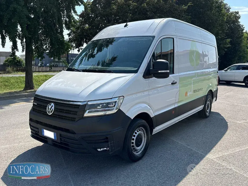 Usata VW e-Crafter 100 kW (136 CV) 2021 Bianco pastello Furgone