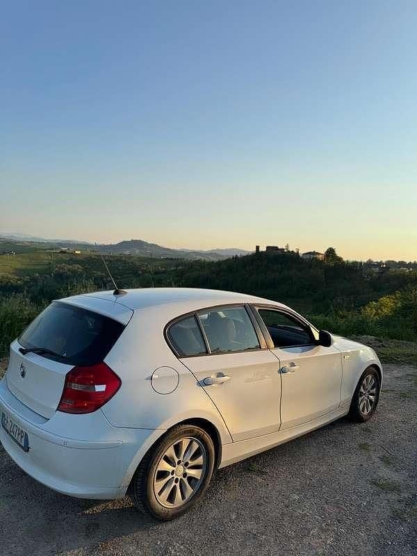 Usata BMW 118 143 CV (105 kW) 2010 Utilitaria