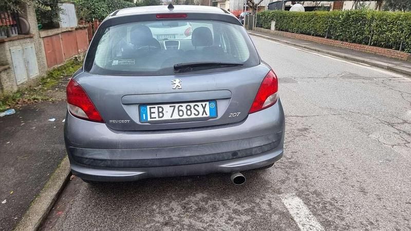 Usata Peugeot 207 68 CV (50 kW) 2011 Berlina