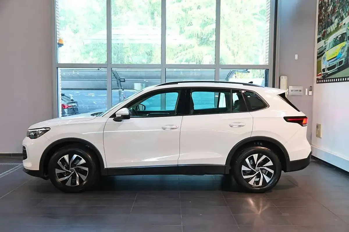 Usata VW Tiguan Life 131 CV (96 kW) 2024 Bianco SUV