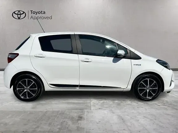 Usata Toyota Yaris Active 73 CV (53 kW) 2020 Bianco Berlina