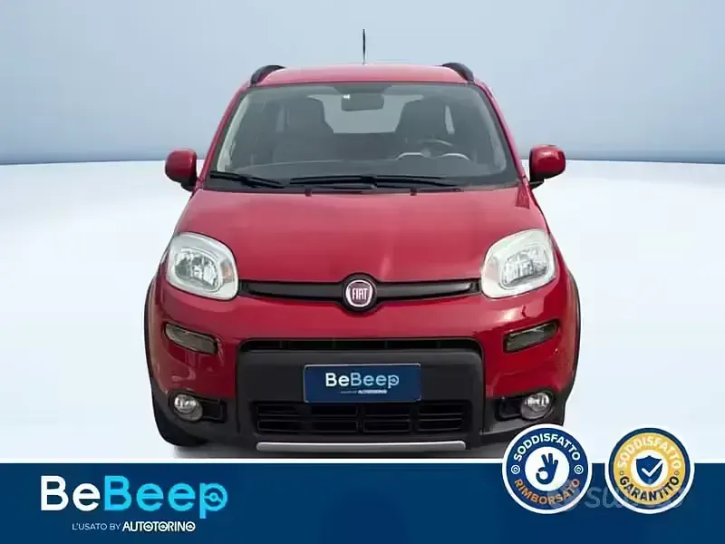 Usata Fiat Panda Trekking 85 CV (62 kW) 2016 Rosso metallizzato Utilitaria