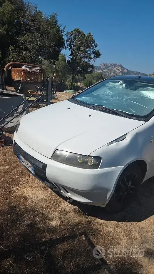 Usata Fiat Punto 60 CV (44 kW) 2002 Bianco Utilitaria