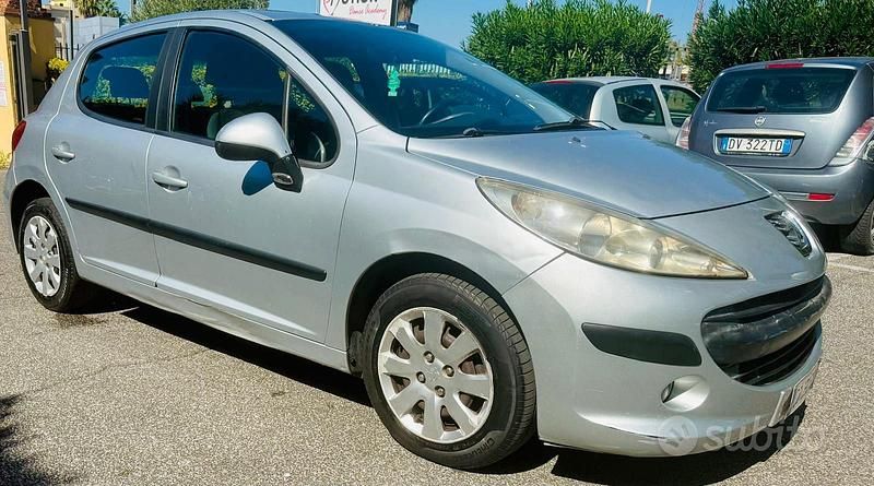Usata Peugeot 207 88 CV (64 kW) 2006 Grigio Utilitaria