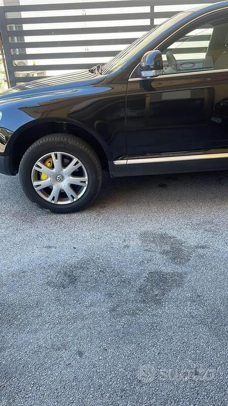 Usata VW Touareg 224 CV (164 kW) 2006 Nero SUV