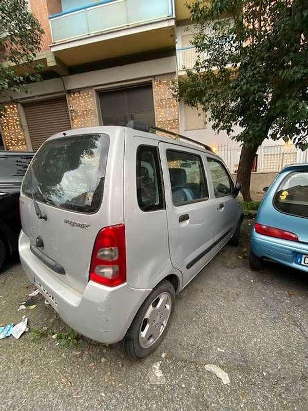 Usata Suzuki Wagon R+ GL 76 CV (55 kW) 2002 Argento Monovolume