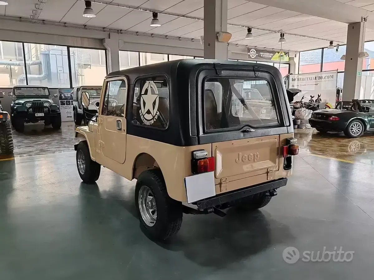 Usata Jeep CJ Laredo 60 CV (44 kW) 1981 SUV