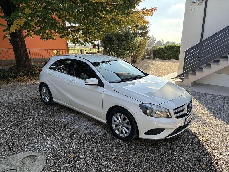 Usata Mercedes A160 Executive 90 CV (66 kW) 2015 Bianco Berlina