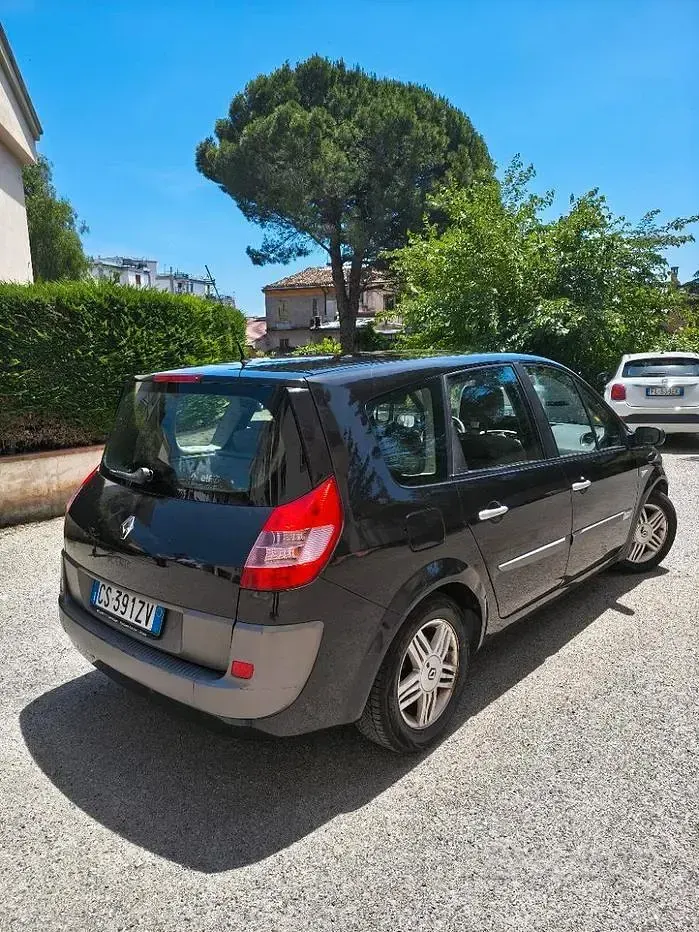 Usata Renault Grand Scénic II 120 CV (88 kW) 2004 Nero Monovolume