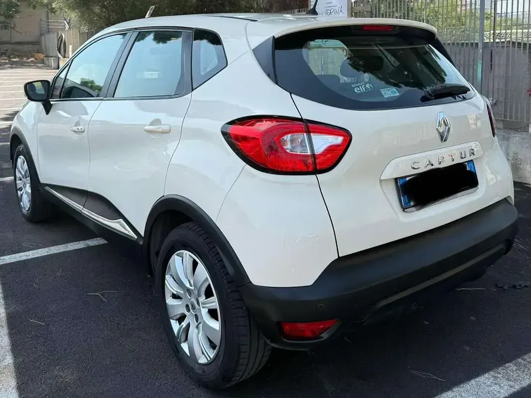 Usata Renault Captur 90 CV (66 kW) 2014 Bianco SUV
