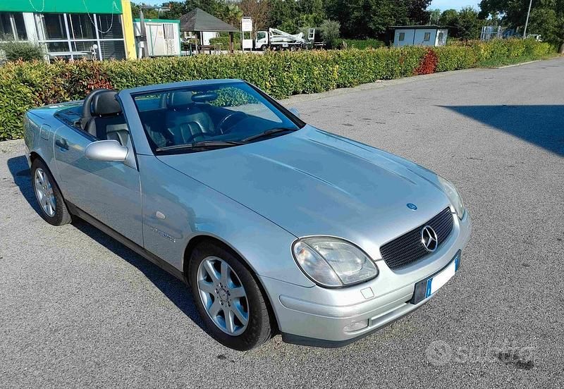 Usata Mercedes SLK230 193 CV (141 kW) 1998 Grigio Cabrio